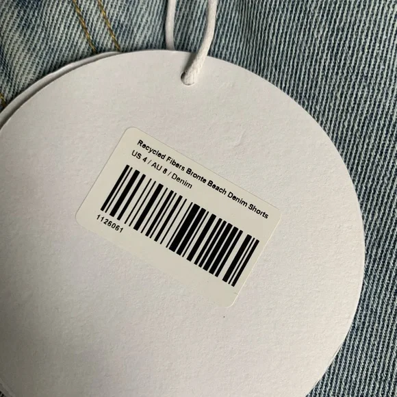 Princess Polly Brontë beach denim asymmetrical shorts - Picture 5 of 7